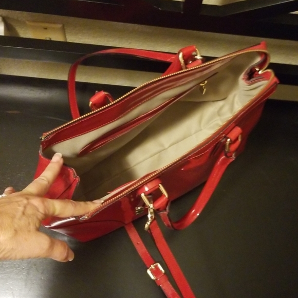 Beautiful real, red Asia Bellucci bag. - Picture 2 of 3